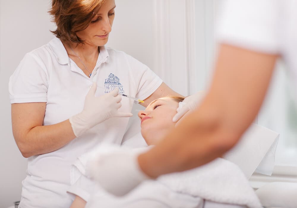 Faltenbehandlung mit Filler & Muskelrelaxans